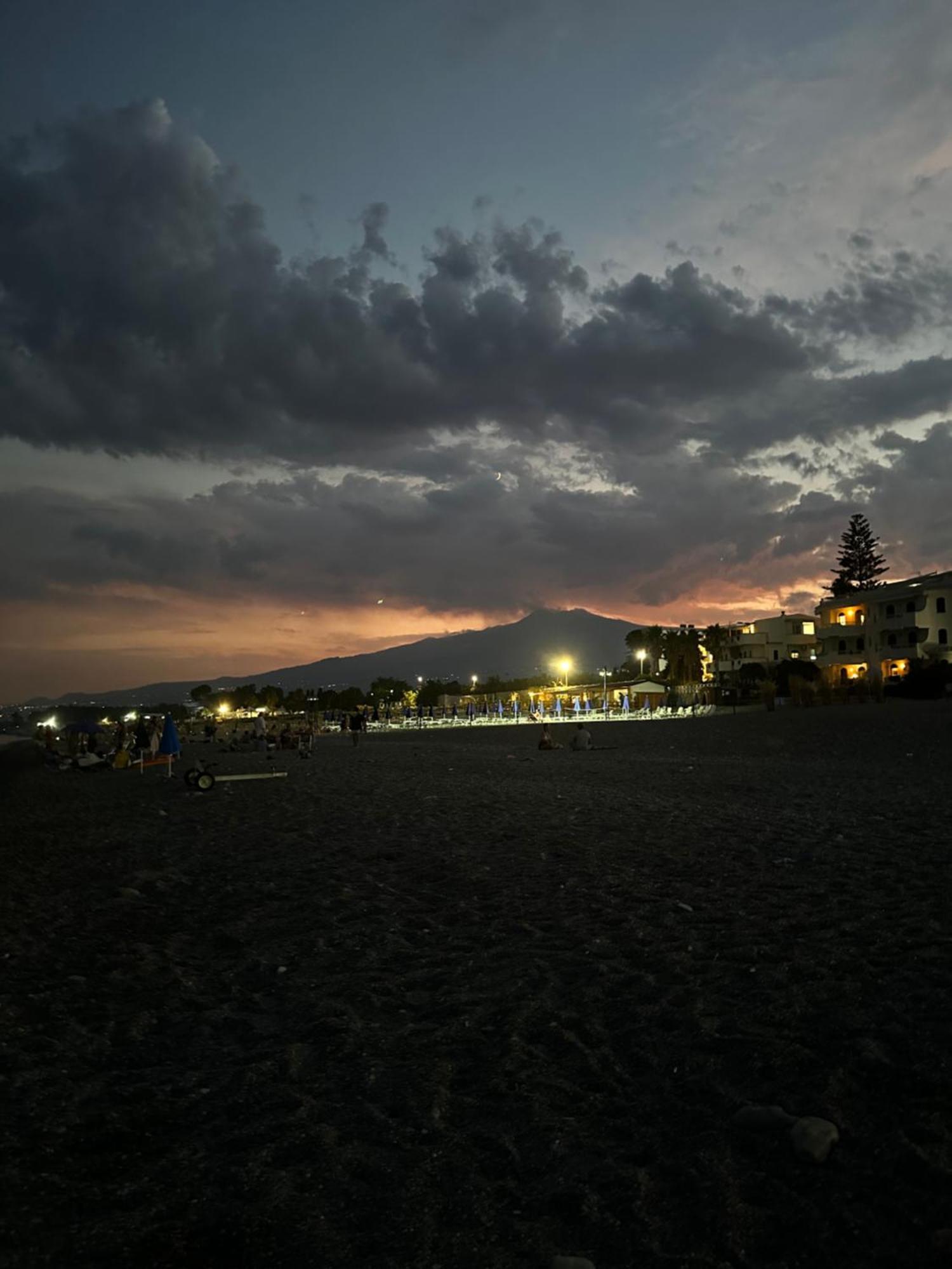 Appartamento I Puritani On The Beach Giardini-Naxos Zewnętrze zdjęcie