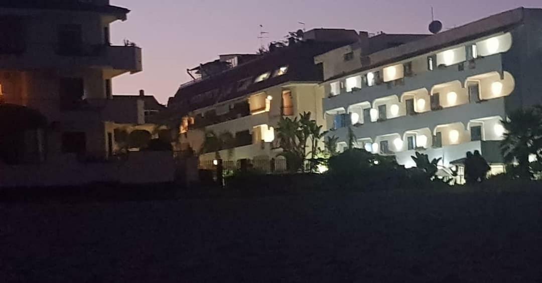 Appartamento I Puritani On The Beach Giardini-Naxos Zewnętrze zdjęcie